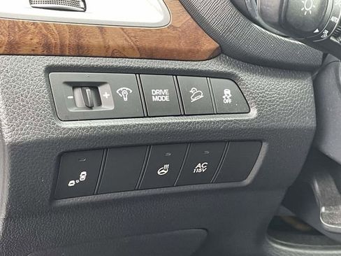 Used 2018 Hyundai Santa Fe Limited FWD image 19