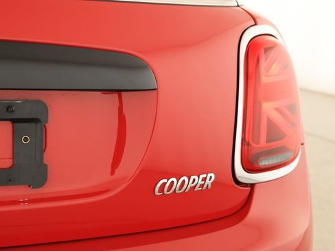 Used 2024 MINI Cooper 2-Door Hardtop FWD image 32