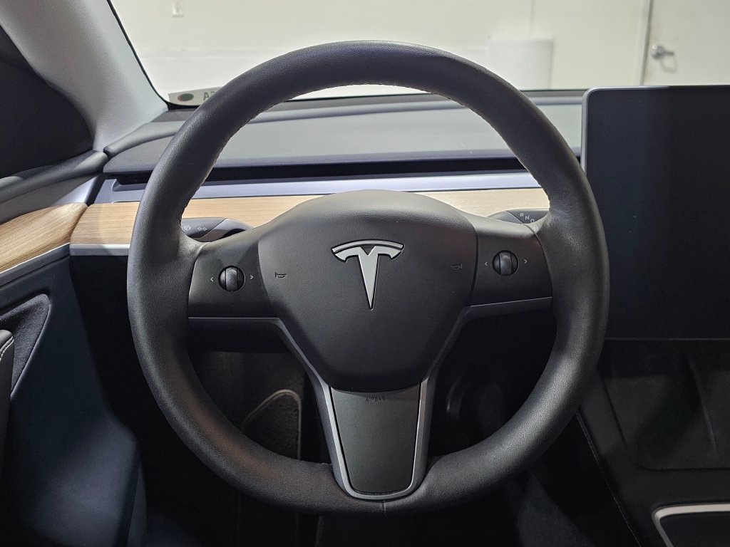 Used 2023 Tesla Model Y Long Range AWD/4WD image 11