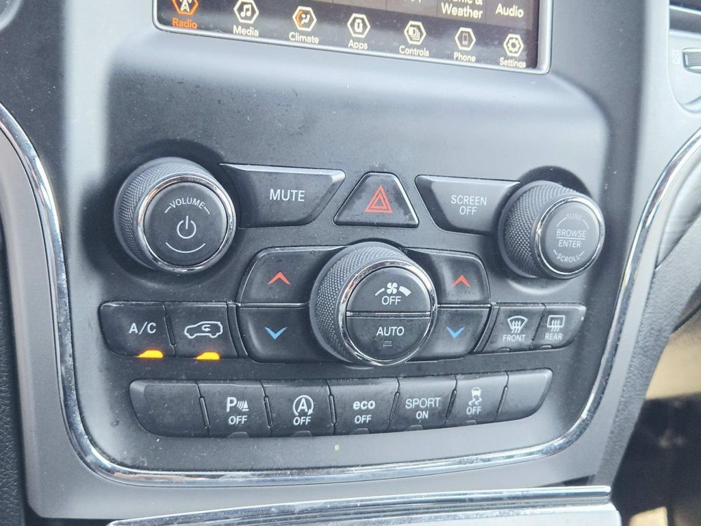 Certified 2021 Jeep Grand Cherokee Laredo AWD/4WD image 27