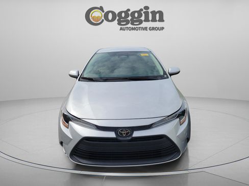 Used 2023 Toyota Corolla LE FWD image 8