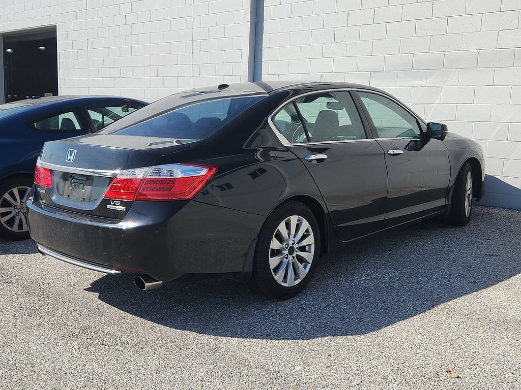 Used 2013 Honda Accord Touring image 2
