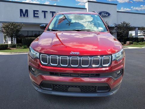 Used 2022 Jeep Compass Latitude image 2