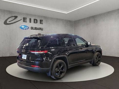 Used 2023 Jeep Grand Cherokee Altitude AWD/4WD image 4