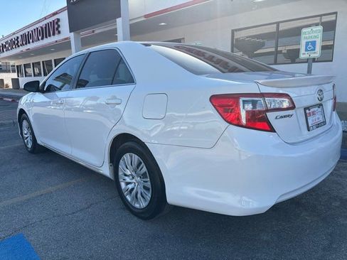 Used 2014 Toyota Camry LE image 4