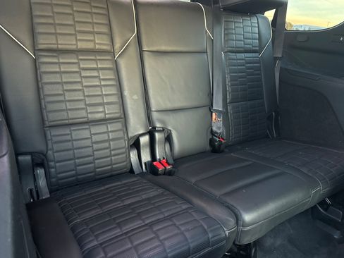 Used 2023 Cadillac Escalade Sport Platinum w/ LPO, ONYX Package image 17