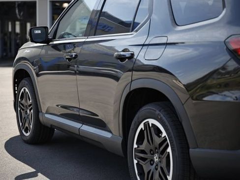 New 2026 Honda Pilot Touring image 10