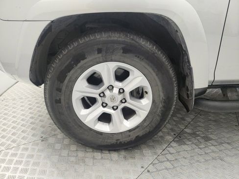 Used 2022 Toyota 4Runner SR5 image 9