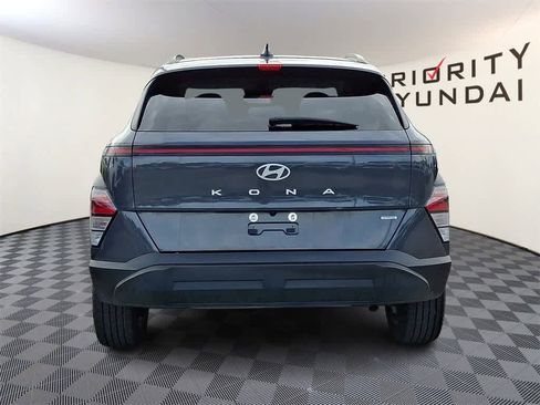 Used 2024 Hyundai Kona SEL image 5