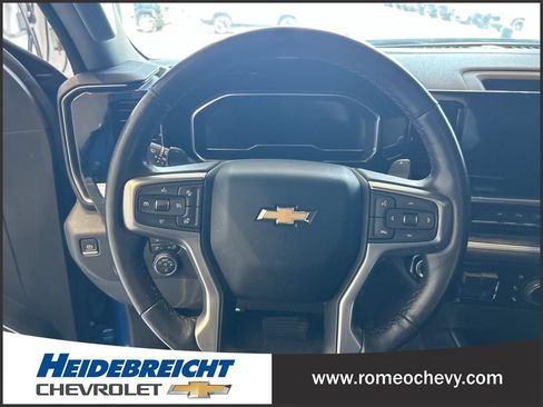 Certified 2022 Chevrolet Silverado 1500 LTZ w/ Technology Package AWD/4WD image 18