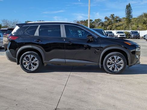 Used 2023 Nissan Rogue SV w/ SV Premium B Package image 4