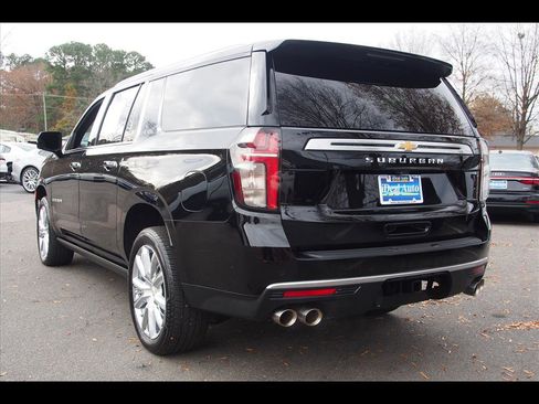 Used 2021 Chevrolet Suburban High Country image 3
