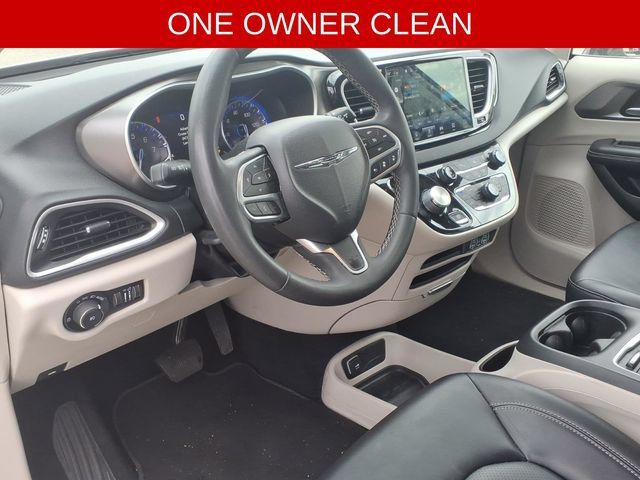 Used 2024 Chrysler Pacifica Touring-L FWD image 8