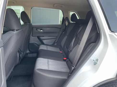 Certified 2025 Nissan Rogue SV FWD image 16