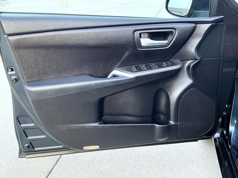 Used 2016 Toyota Camry SE w/ Protection Package (Q2) FWD image 9