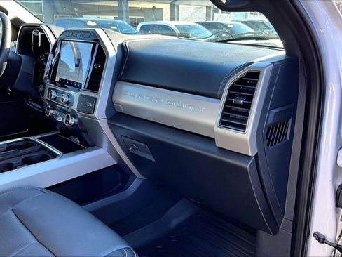 Used 2022 Ford F250 Lariat w/ Lariat Ultimate Package image 17