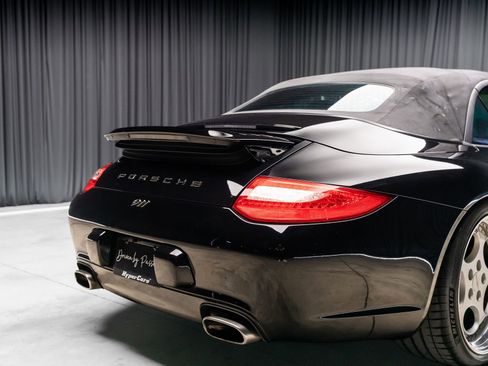 Used 2009 Porsche 911 Cabriolet image 43
