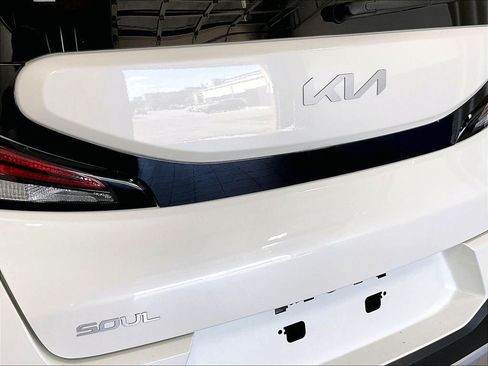 Used 2025 Kia Soul S FWD image 27