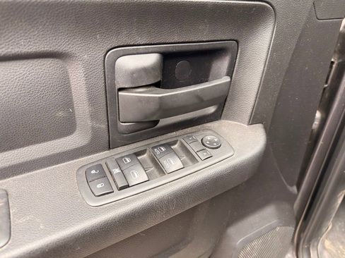 Used 2018 RAM 2500 Tradesman w/ Chrome Appearance Group image 10