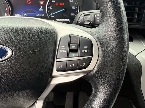 Used 2024 Ford Explorer XLT image 23