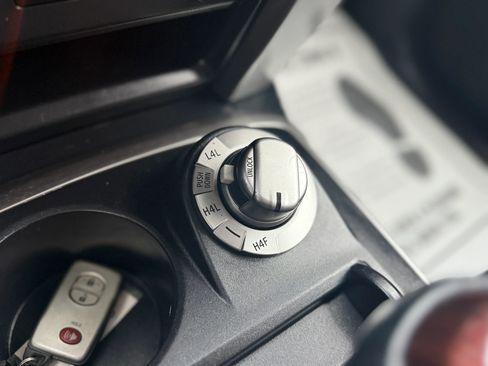 Used 2016 Toyota 4Runner Limited image 28