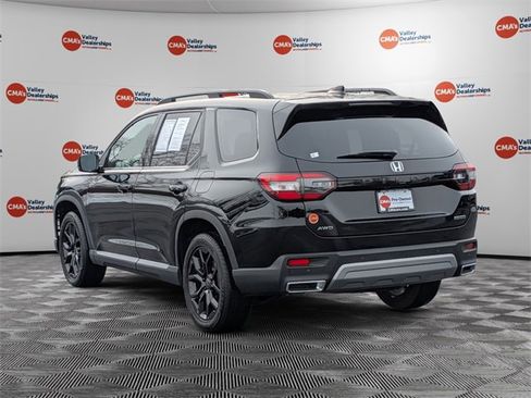 Certified 2025 Honda Pilot Touring image 7