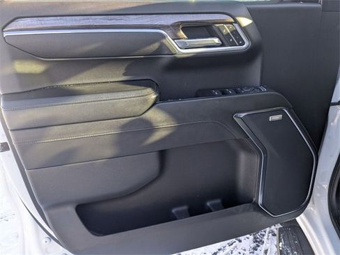 Used 2023 Chevrolet Silverado 1500 LTZ w/ LTZ Convenience Package II image 9