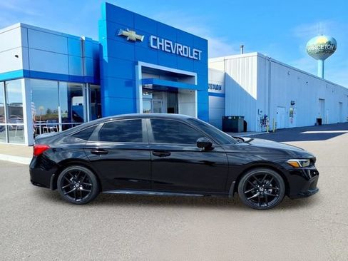 Used 2023 Honda Civic Sport image 2