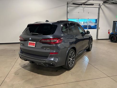 Used 2022 BMW X5 xDrive40i w/ M Sport Package image 3