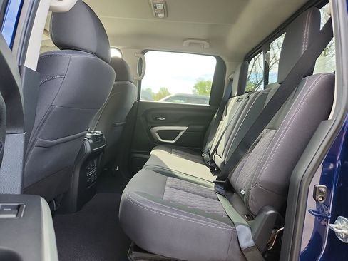 Used 2021 Nissan Titan SV w/ SV Convenience Package AWD/4WD image 10