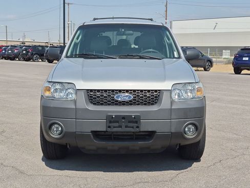Used 2005 Ford Escape 4WD Hybrid image 9