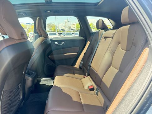 Certified 2023 Volvo XC60 B5 Plus AWD/4WD image 25