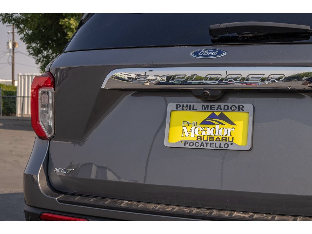 Used 2022 Ford Explorer XLT w/ Equipment Group 202A AWD/4WD image 29