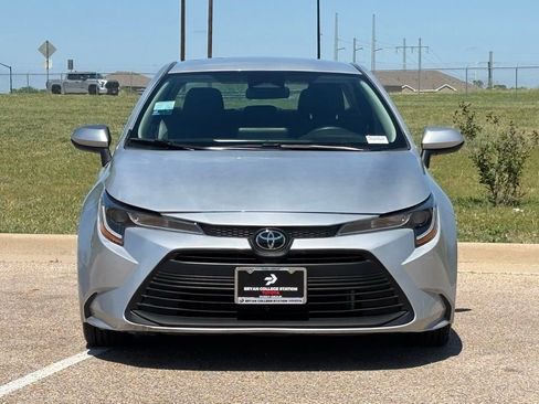 Certified 2024 Toyota Corolla LE FWD image 3
