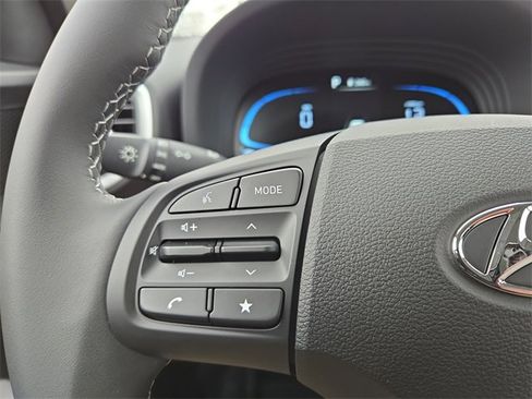 New 2025 Hyundai Venue SEL image 19