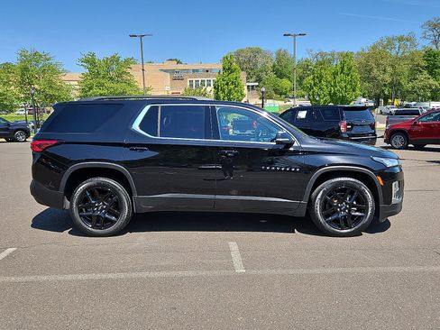 Used 2022 Chevrolet Traverse LT AWD/4WD image 7