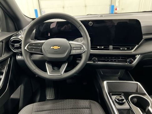 New 2026 Chevrolet Equinox LT FWD image 11