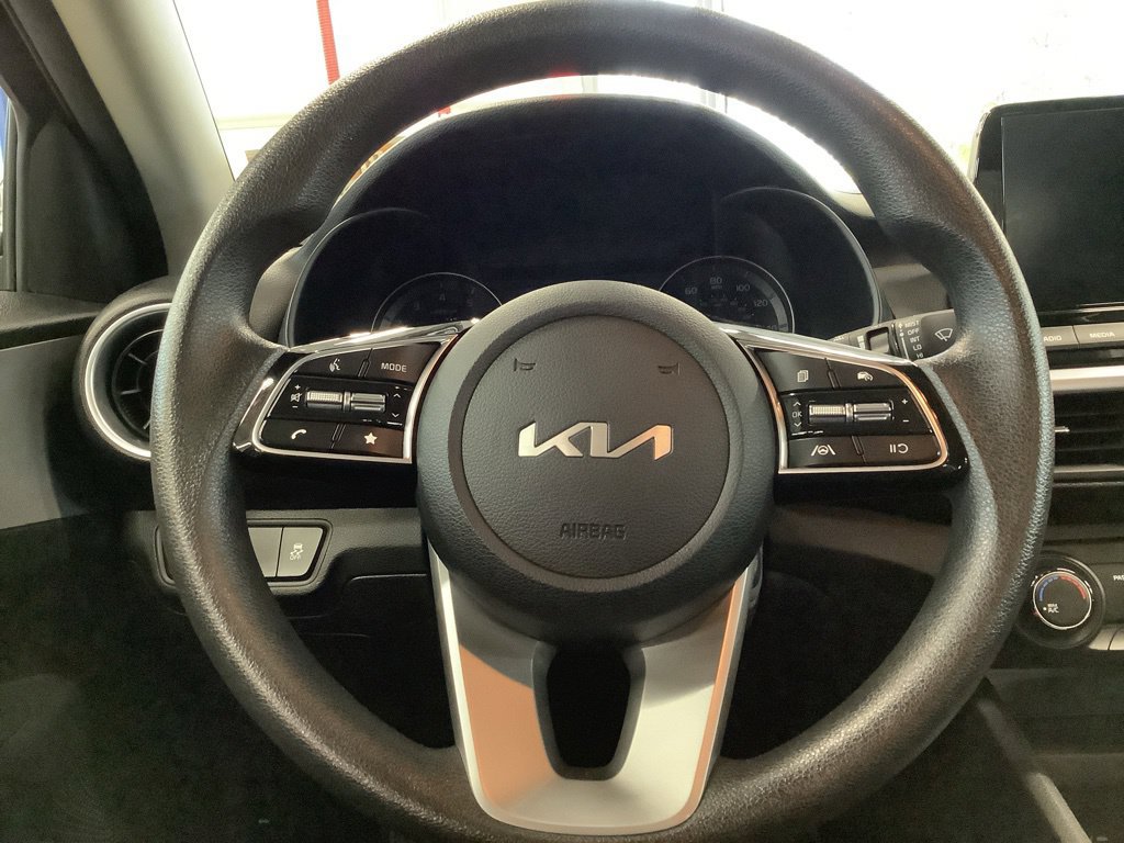 Used 2023 Kia Forte LXS FWD image 7