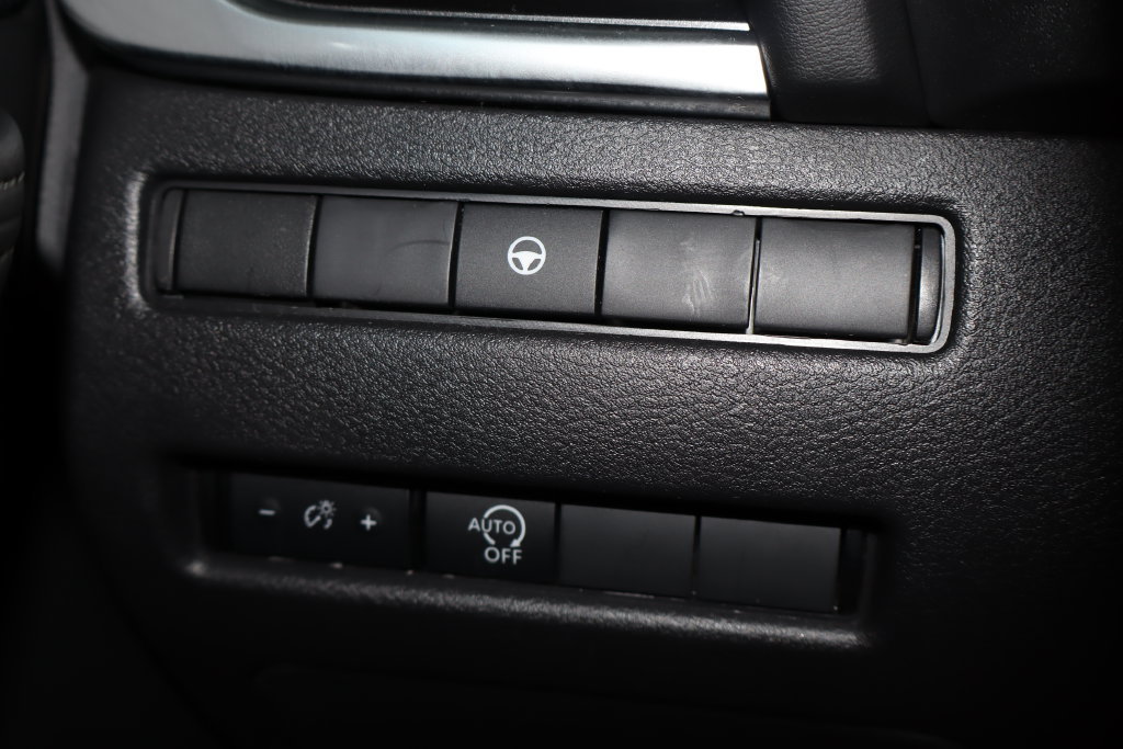 Used 2023 Nissan Rogue SV AWD/4WD image 21