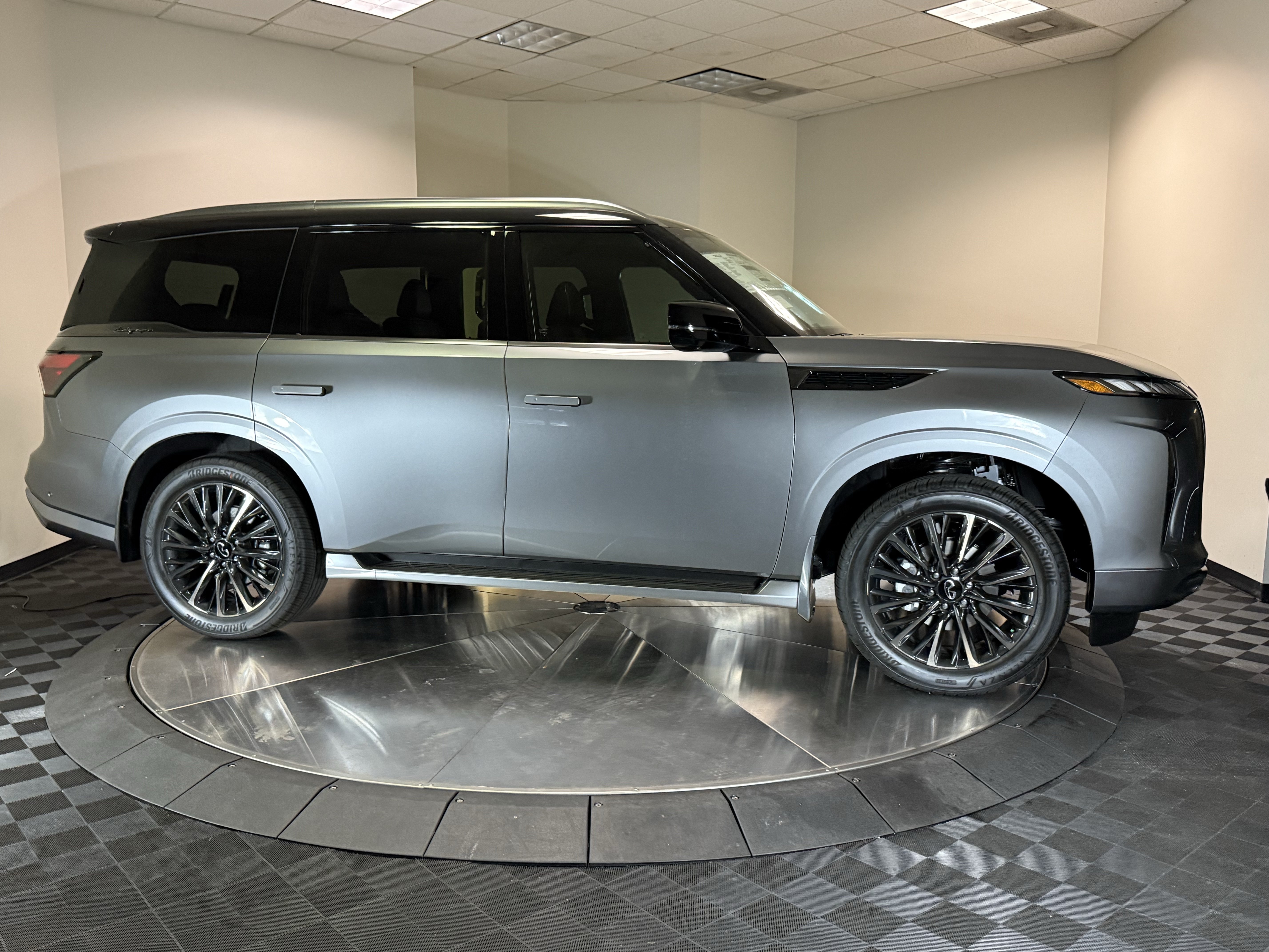 New 2026 INFINITI QX80 Autograph w/ Premium Cargo Package AWD/4WD image 8