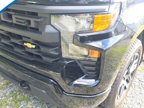 Used 2026 Chevrolet Silverado 1500 Custom AWD/4WD image 1