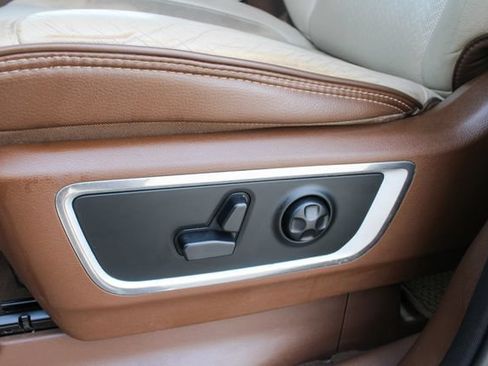 Used 2019 RAM 1500 Laramie AWD/4WD image 14