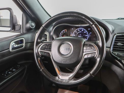 Used 2020 Jeep Grand Cherokee Altitude image 12