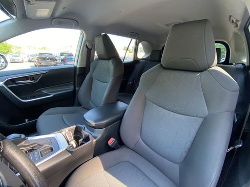 Used 2025 Toyota RAV4 XLE AWD/4WD image 20