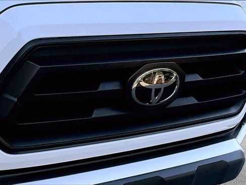 Certified 2023 Toyota Tacoma SR AWD/4WD image 28