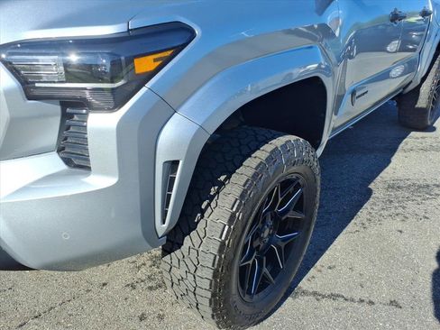 Used 2024 Toyota Tacoma SR w/ SR Upgrade Package AWD/4WD image 8