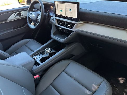 New 2026 Ford Explorer Active w/ Active Comfort Package RWD image 19