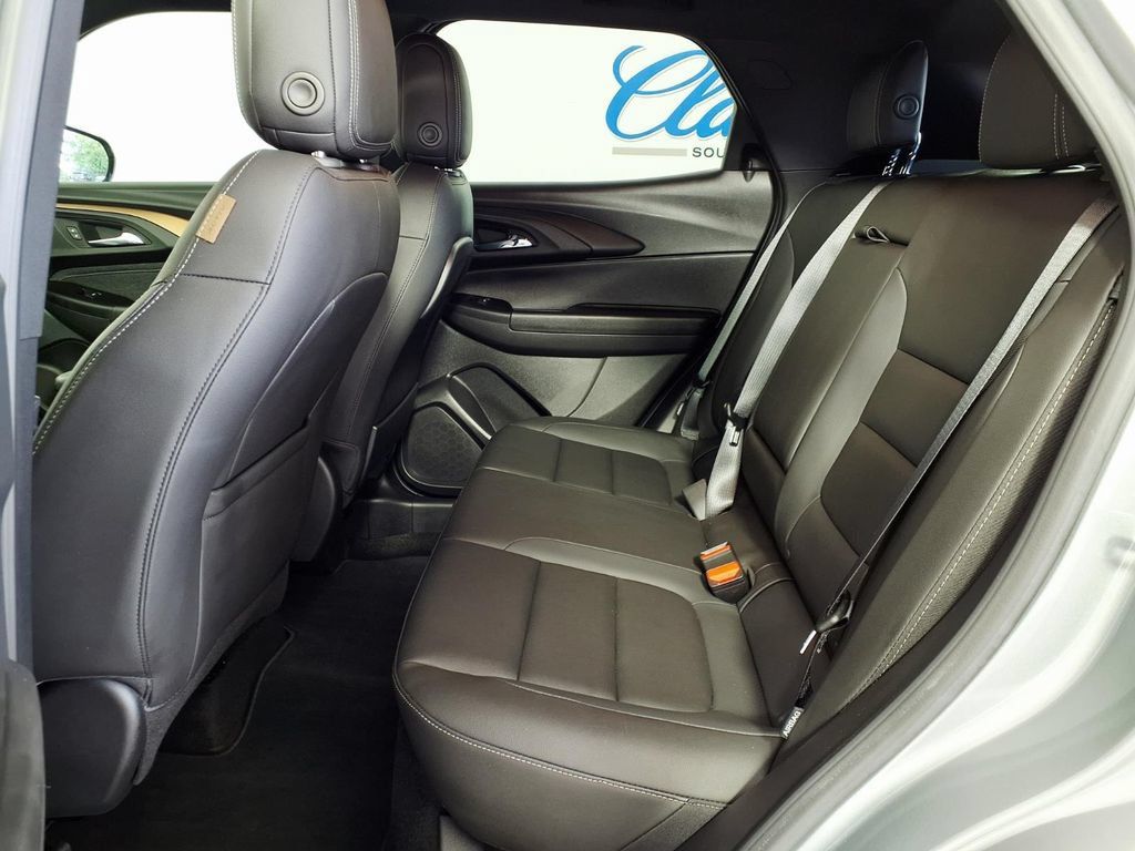 Used 2023 Chevrolet TrailBlazer ACTIV FWD image 8