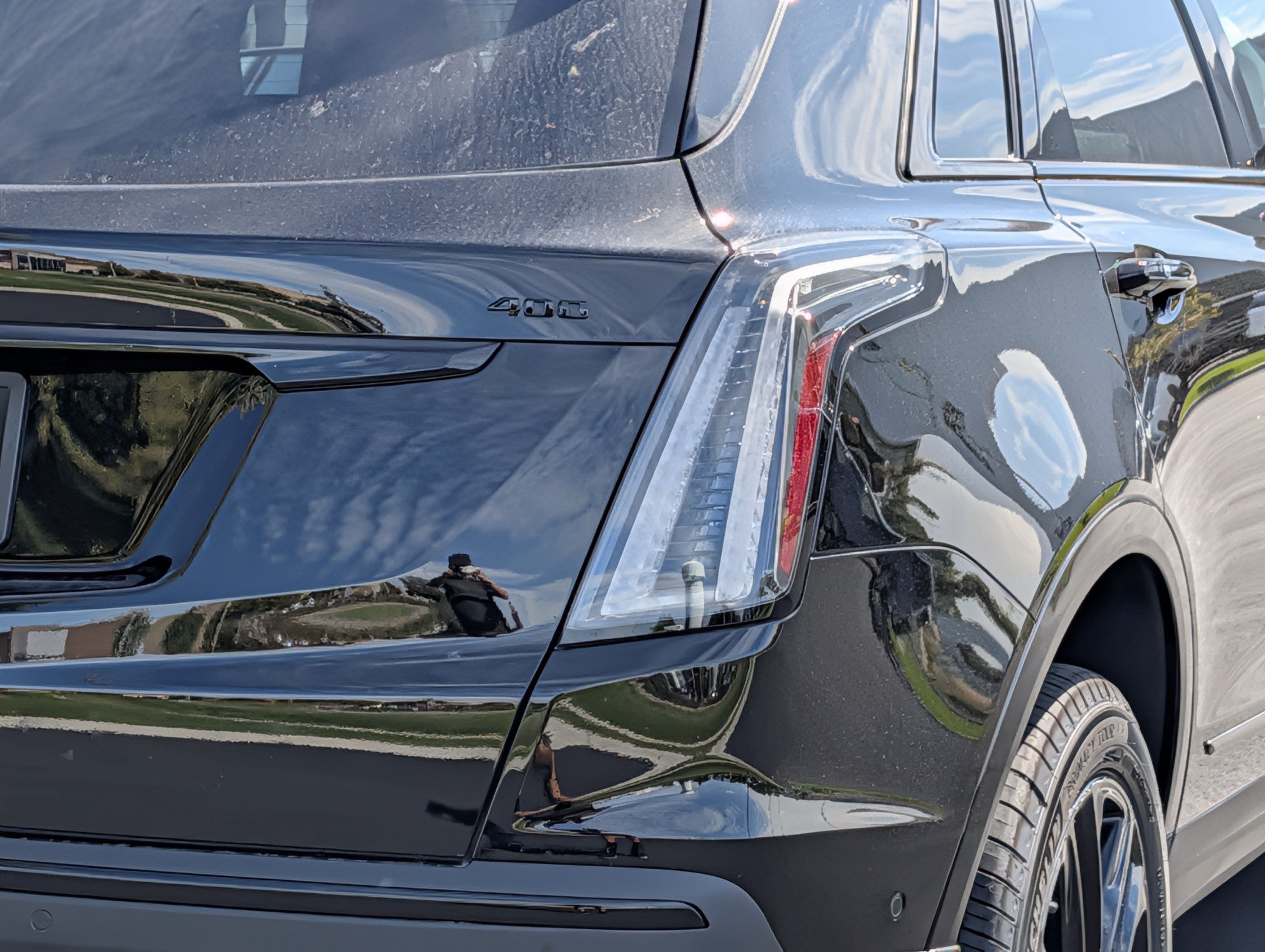 New 2026 Cadillac XT5 Sportv w/ LPO, Onyx Lite Package AWD/4WD image 8