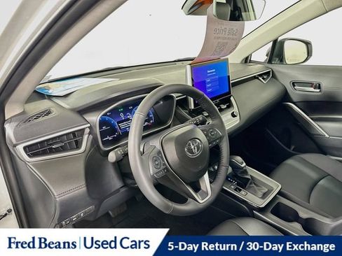 Used 2026 Toyota Corolla Cross XLE AWD/4WD image 13